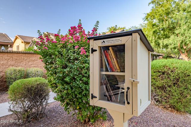 2477 E VERMONT Drive, Gilbert, AZ 85295