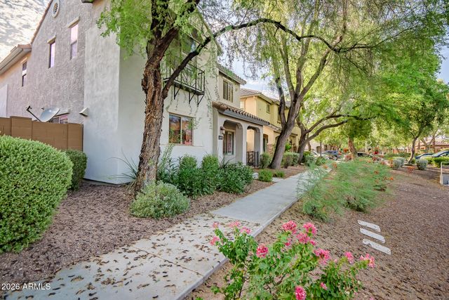 2477 E VERMONT Drive, Gilbert, AZ 85295
