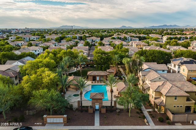 2477 E VERMONT Drive, Gilbert, AZ 85295