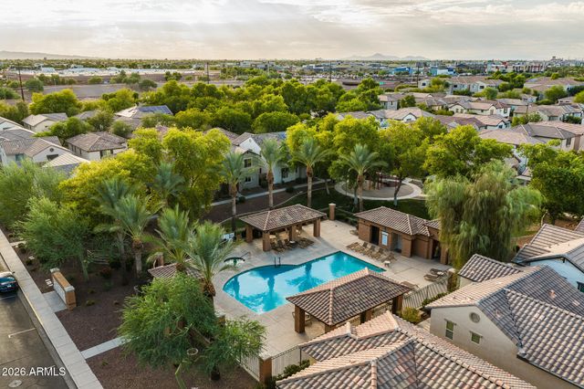 2477 E VERMONT Drive, Gilbert, AZ 85295