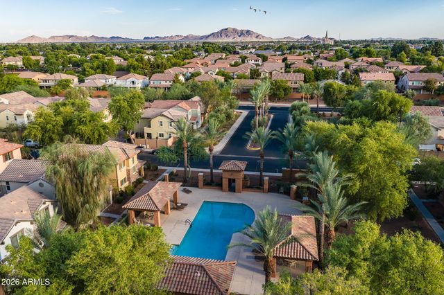 2477 E VERMONT Drive, Gilbert, AZ 85295
