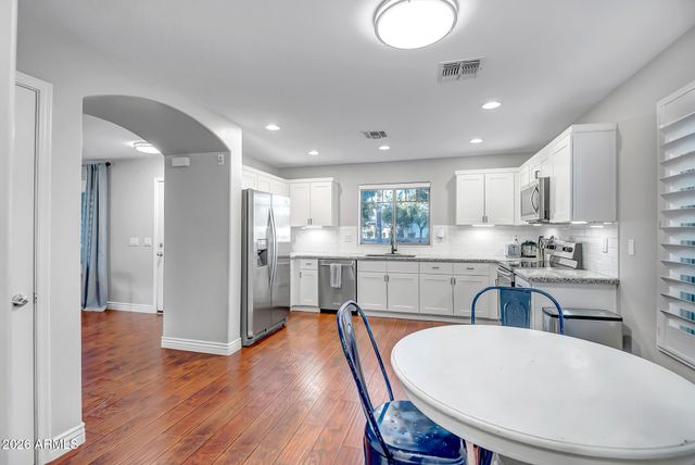 2477 E VERMONT Drive, Gilbert, AZ 85295