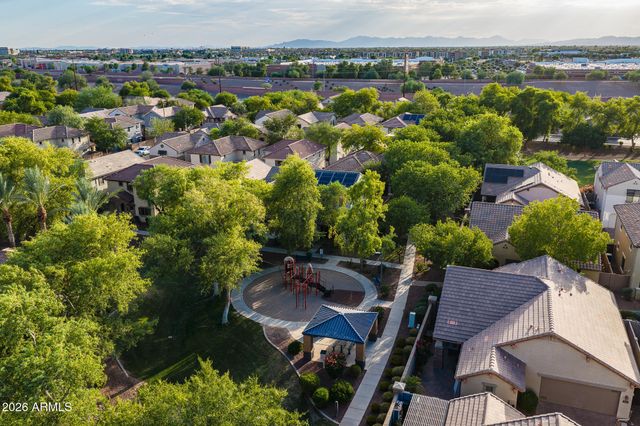2477 E VERMONT Drive, Gilbert, AZ 85295