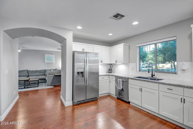 2477 E VERMONT Drive, Gilbert, AZ 85295
