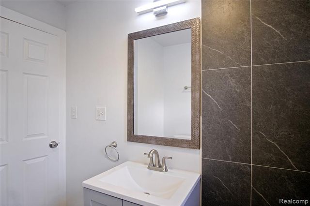 6123 Commonwealth Street, Detroit, MI 48208