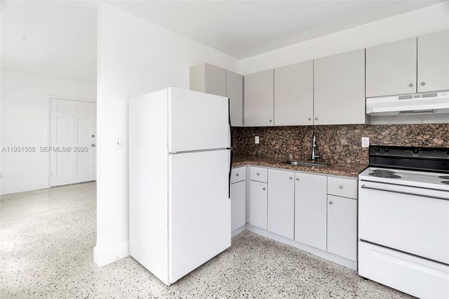 644 SW 10th St 4, Miami, FL 33130