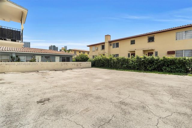 644 SW 10th St 4, Miami, FL 33130