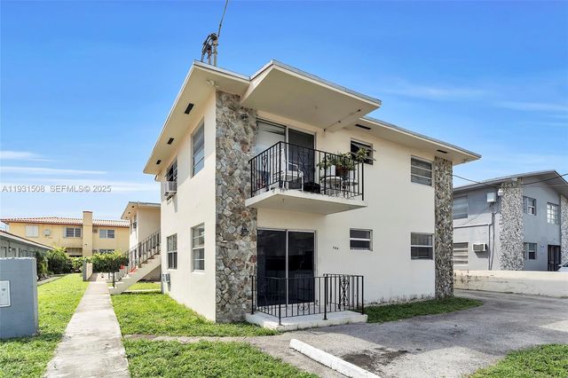 644 SW 10th St 4, Miami, FL 33130