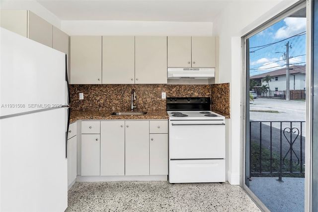 644 SW 10th St 4, Miami, FL 33130