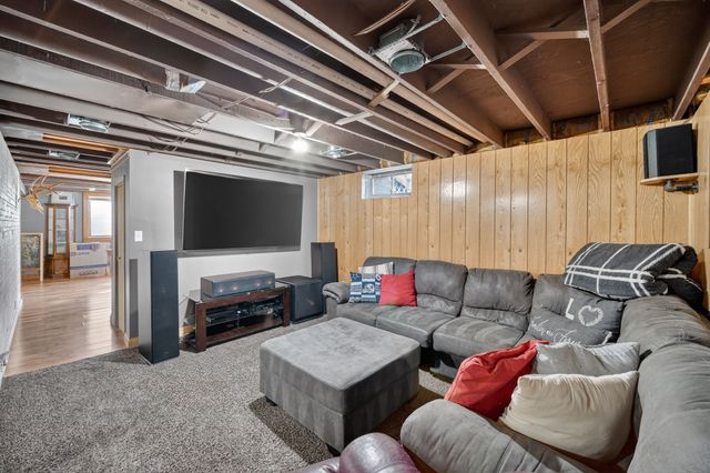 113 S H Street, Indianola, IA 50125