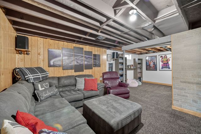 113 S H Street, Indianola, IA 50125