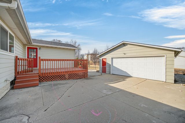 113 S H Street, Indianola, IA 50125