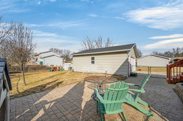 113 S H Street, Indianola, IA 50125