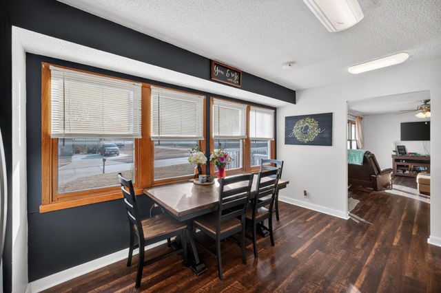 113 S H Street, Indianola, IA 50125