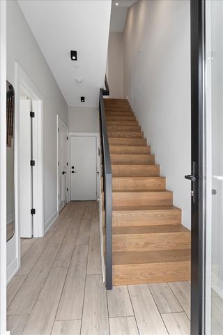 4232 W BELMONT Avenue 2, Chicago, IL 60641