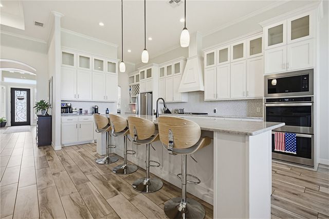 2518 Pacific View, Corpus Christi, TX 78415