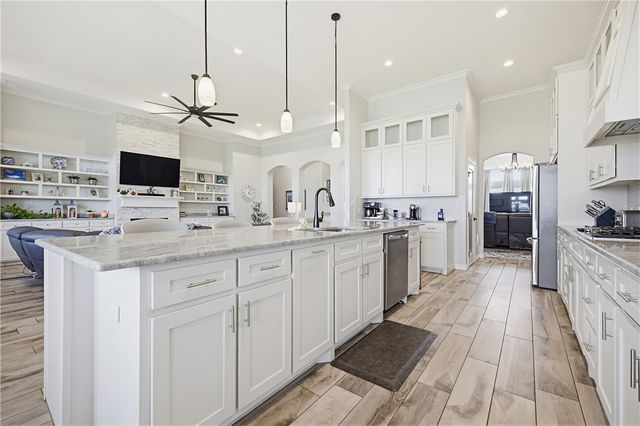 2518 Pacific View, Corpus Christi, TX 78415