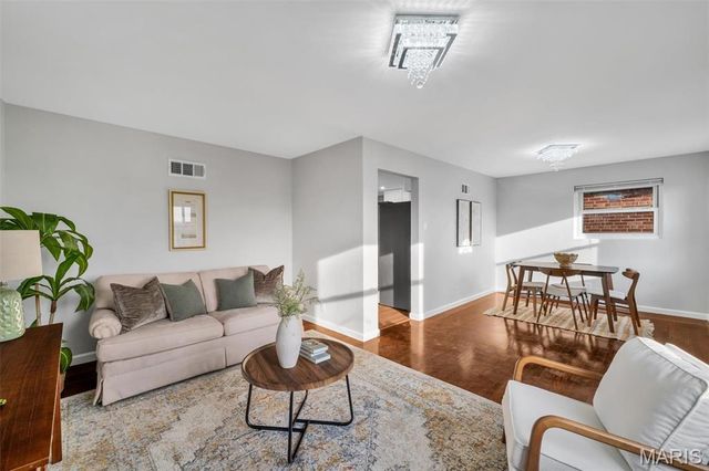 4239 Eichelberger Street, St Louis, MO 63116