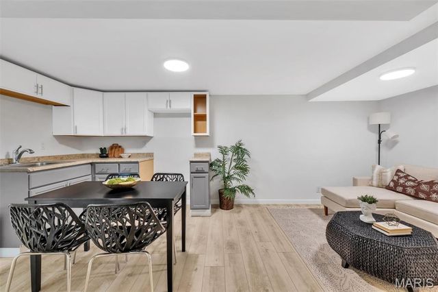 4239 Eichelberger Street, St Louis, MO 63116