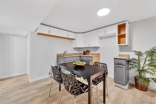 4239 Eichelberger Street, St Louis, MO 63116