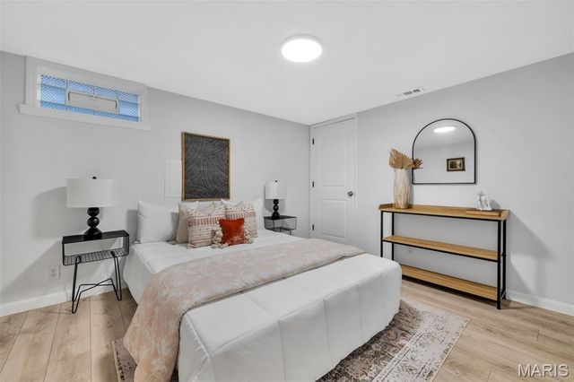 4239 Eichelberger Street, St Louis, MO 63116