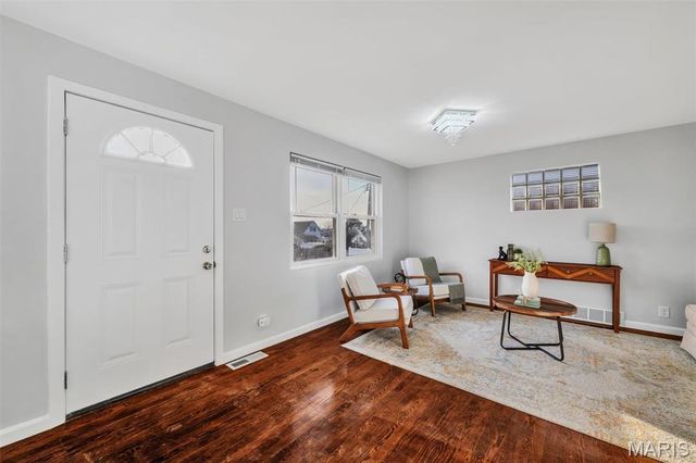 4239 Eichelberger Street, St Louis, MO 63116