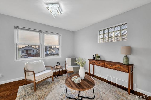 4239 Eichelberger Street, St Louis, MO 63116