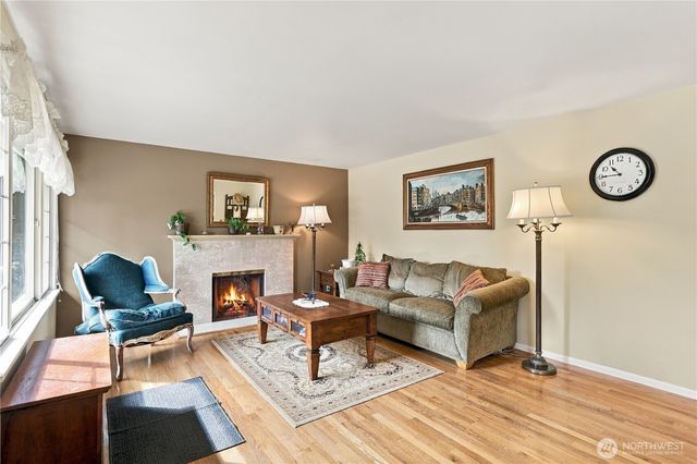 13045 Corliss Avenue N, Seattle, WA 98133