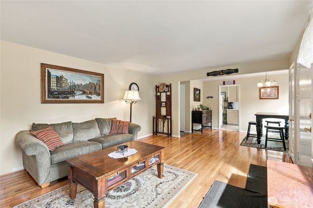 13045 Corliss Avenue N, Seattle, WA 98133