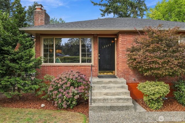 13045 Corliss Avenue N, Seattle, WA 98133