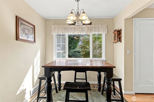 13045 Corliss Avenue N, Seattle, WA 98133
