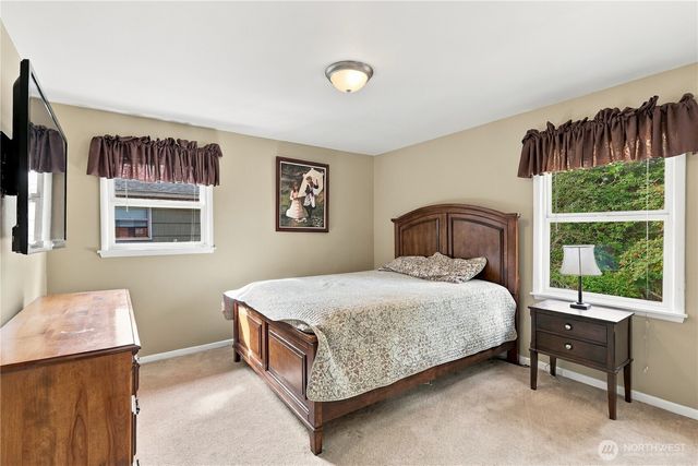 13045 Corliss Avenue N, Seattle, WA 98133