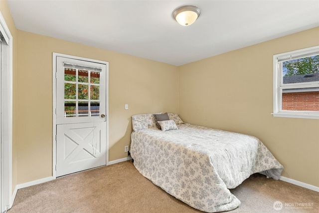 13045 Corliss Avenue N, Seattle, WA 98133