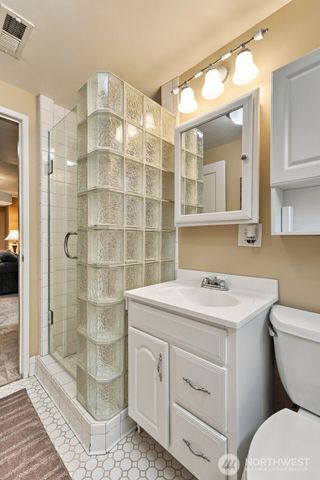 13045 Corliss Avenue N, Seattle, WA 98133