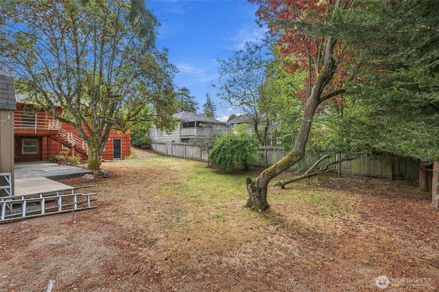13045 Corliss Avenue N, Seattle, WA 98133