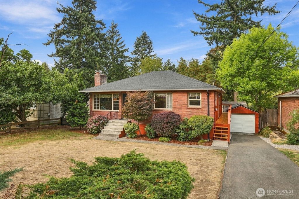 13045 Corliss Avenue N, Seattle, WA 98133
