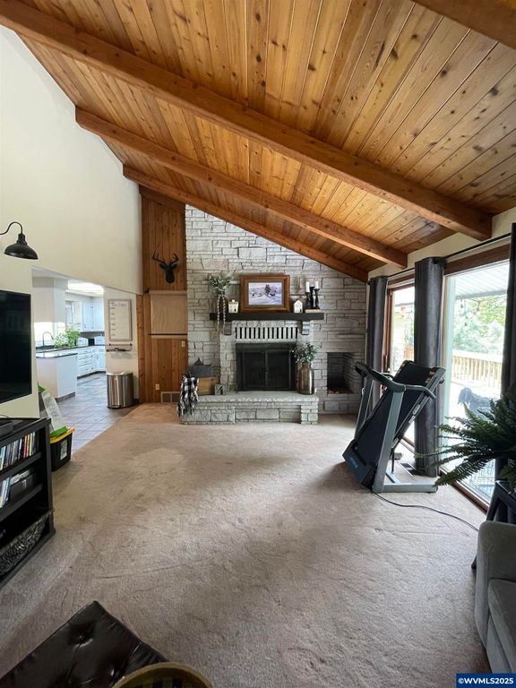 Image 10 of property listing at 735 SW Mill St, Sheridan, OR 97378