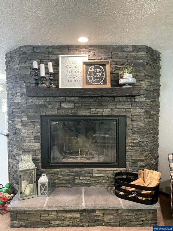 Image 17 of property listing at 735 SW Mill St, Sheridan, OR 97378