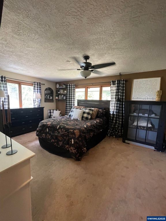 Image 24 of property listing at 735 SW Mill St, Sheridan, OR 97378