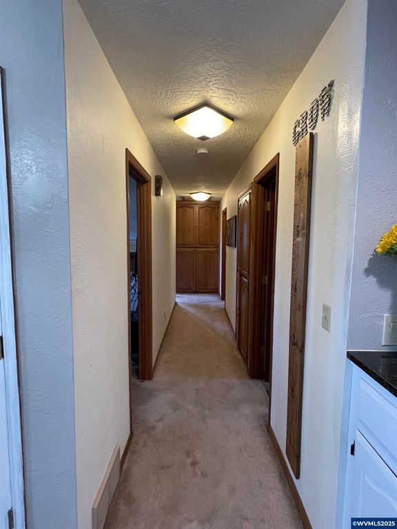 Image 27 of property listing at 735 SW Mill St, Sheridan, OR 97378