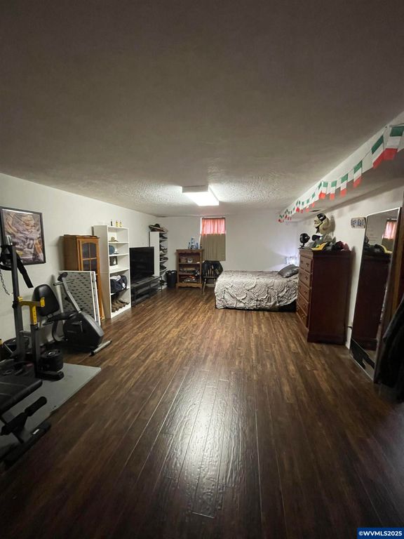 Image 35 of property listing at 735 SW Mill St, Sheridan, OR 97378