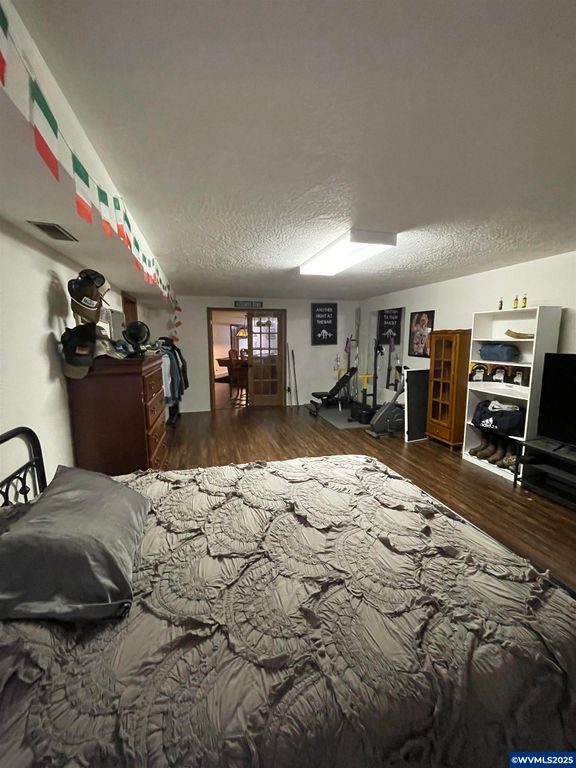 Image 36 of property listing at 735 SW Mill St, Sheridan, OR 97378