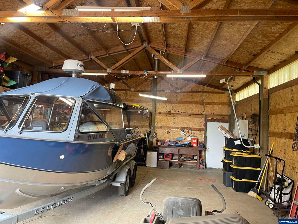 Image 46 of property listing at 735 SW Mill St, Sheridan, OR 97378