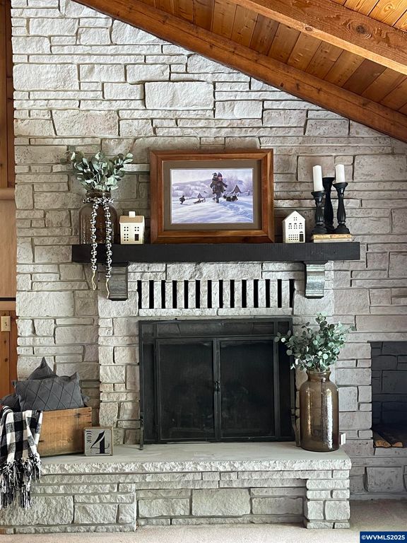 Image 9 of property listing at 735 SW Mill St, Sheridan, OR 97378