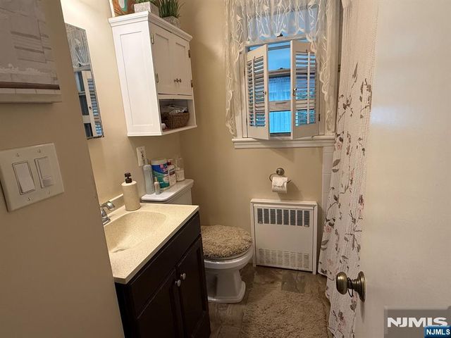 334 4th Avenue, Hawthorne, NJ 07506
