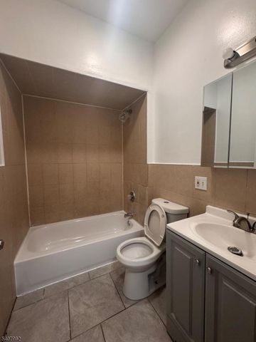 544 S 11Th St, Newark City, NJ 07103