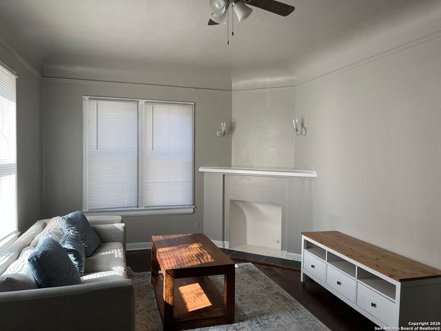 309 E Lullwood Ave, San Antonio, TX 78212