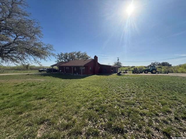 1155 Jones, Kingsbury, TX 78638