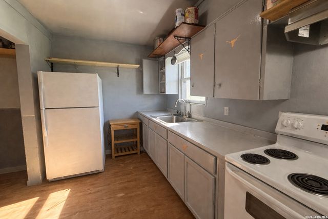 1155 Jones, Kingsbury, TX 78638