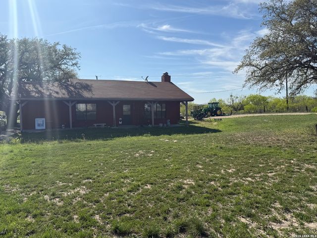 1155 Jones, Kingsbury, TX 78638